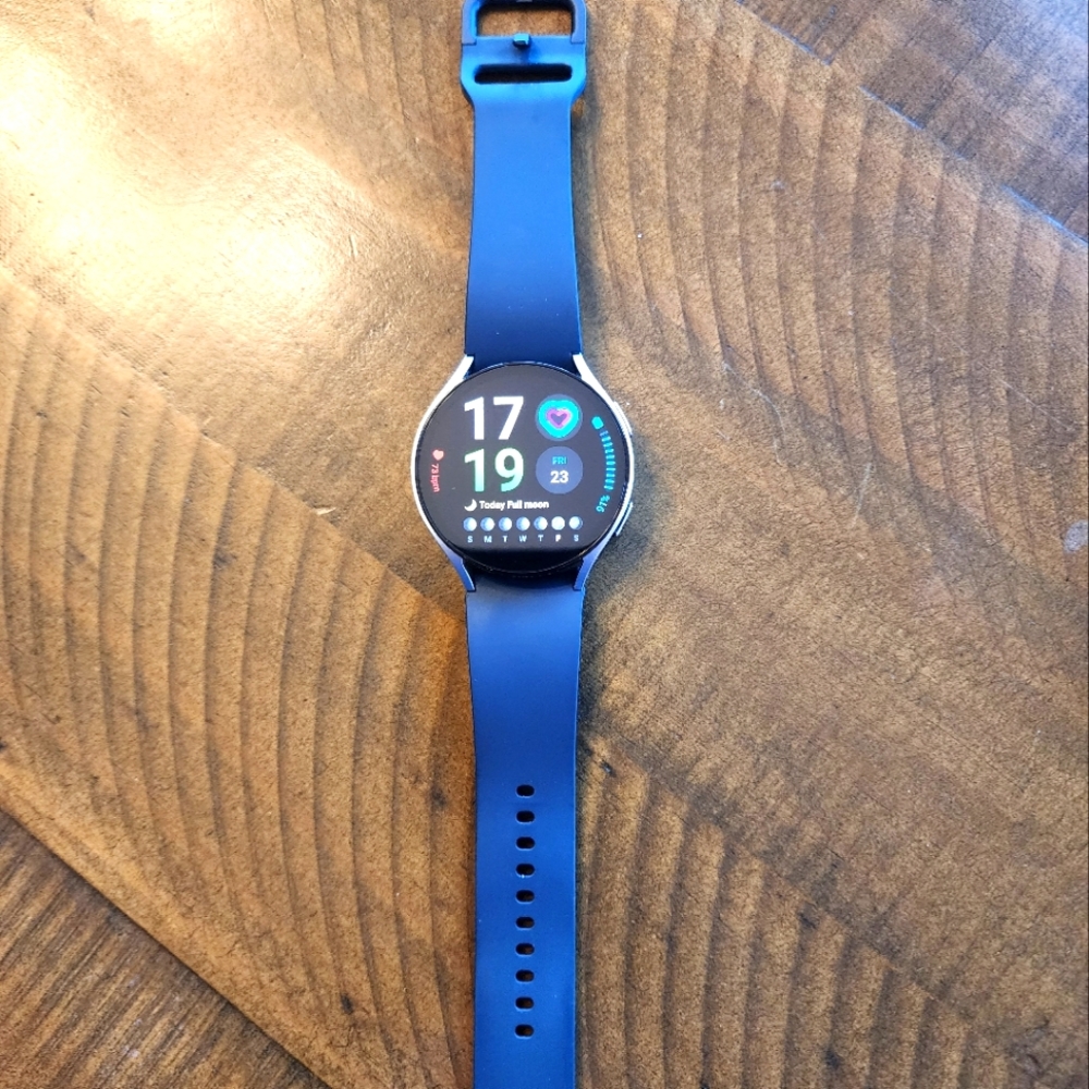 Samsung Galaxy 6 smart watch